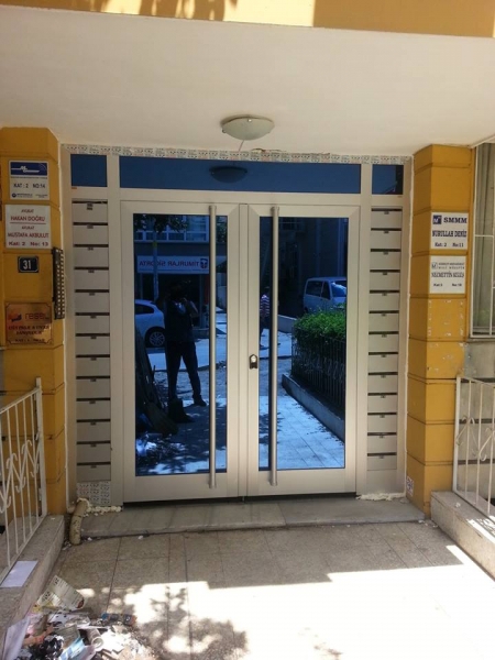ALÜMİNYUM APARTMAN KAPISI